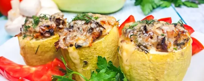 Кабачки фаршированные овощами
