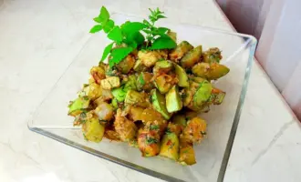 Кабачки с грецким орехом и чесноком