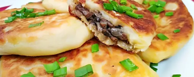 Картофельные пирожки с грибами